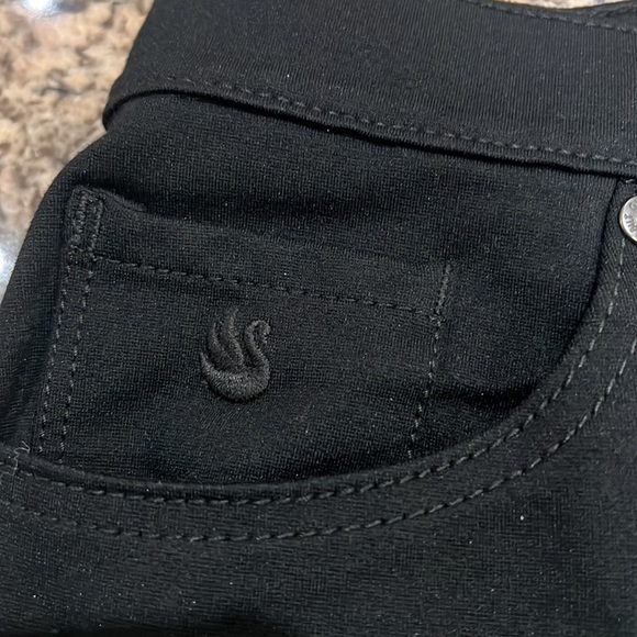 Gloria Vanderbilt Pants - Picture 7 of 8